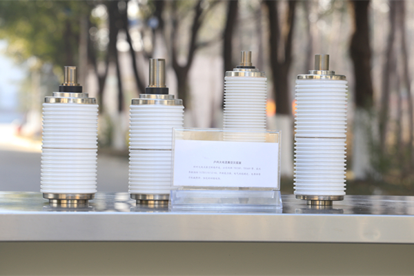 真空開關(guān)管絕緣外殼采用玻璃材料，優(yōu)勢(shì)多多！